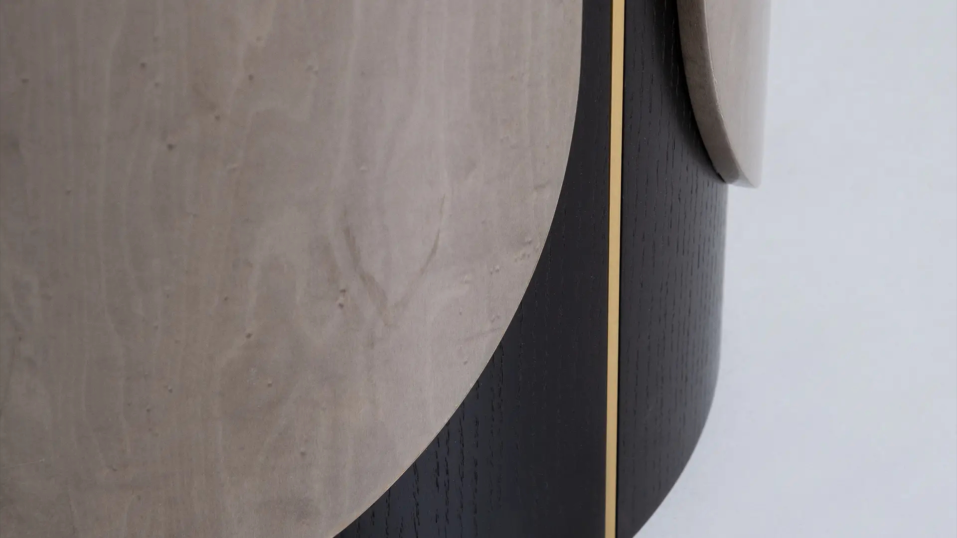 TREVISO - Pedestal Table
