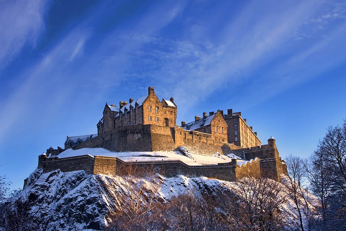winter-destinations-edinburgh.webp
