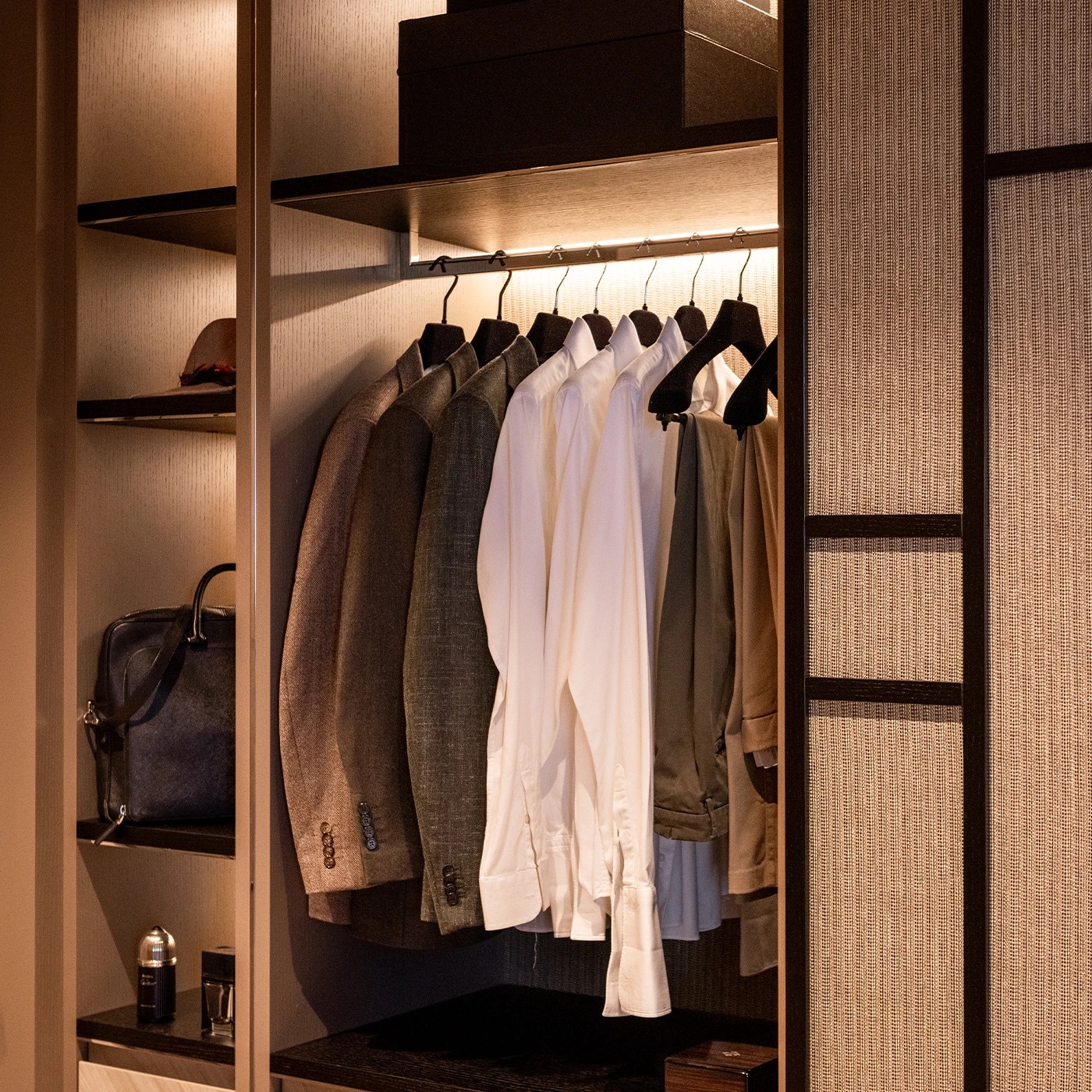 closet_09.webp