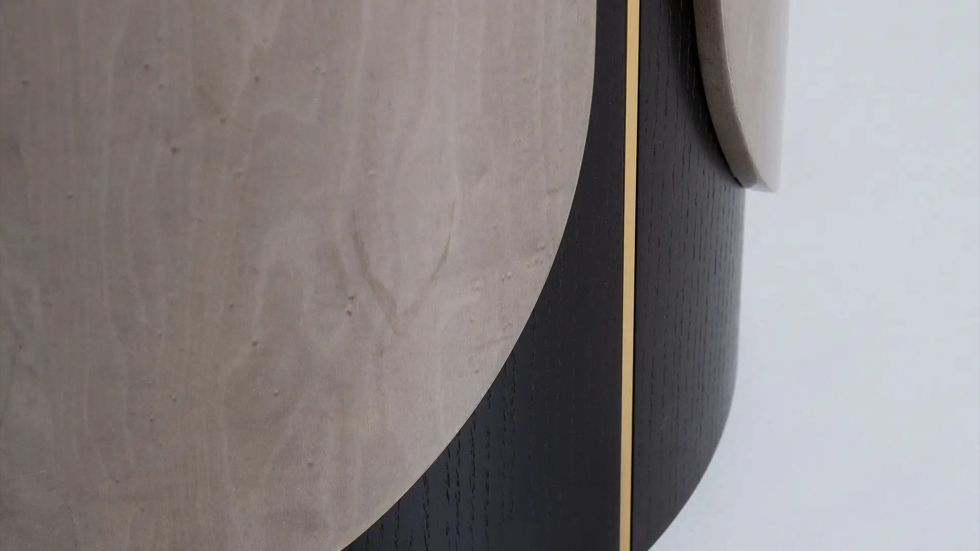 TREVISO - Pedestal Table